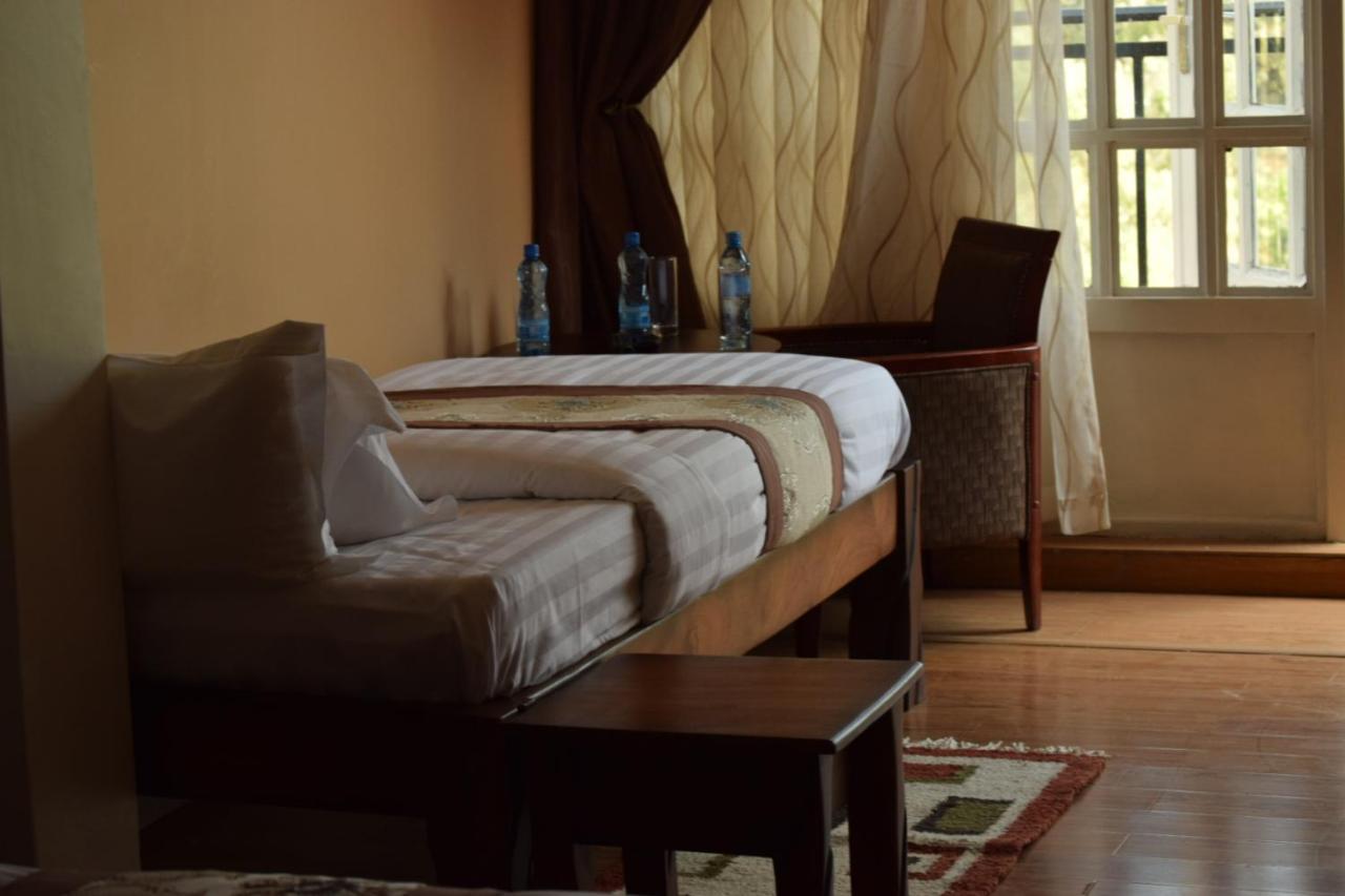 Esikar Gardens Hotel Narok Exterior photo